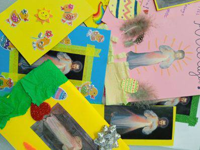 Kartki i upominki świąteczne dla dzieci z DSK w Białymstoku